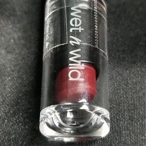 Cherry Bomb 918D Wet N Wild MegaLast Lip Color